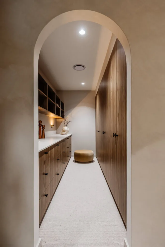 Walk in robe 15 Arkana close custom new build by Walkom Constructions